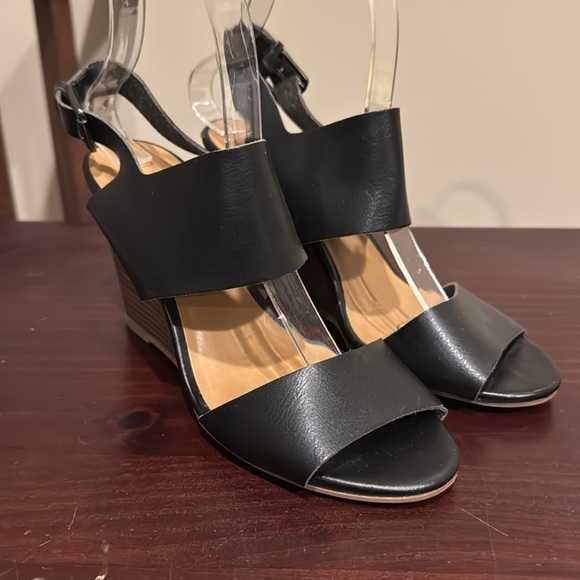 Old Navy black wide strap high wedge heel sandals, size 7 - Picture 5 of 12